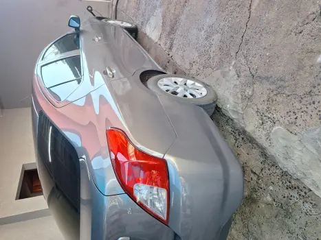 NISSAN Versa Sedan 1.0 4P FLEX S, Foto 4