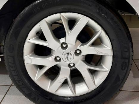 NISSAN Versa Sedan 1.6 16V 4P SV FLEX XTRONIC AUTOMÁTICO CVT, Foto 15