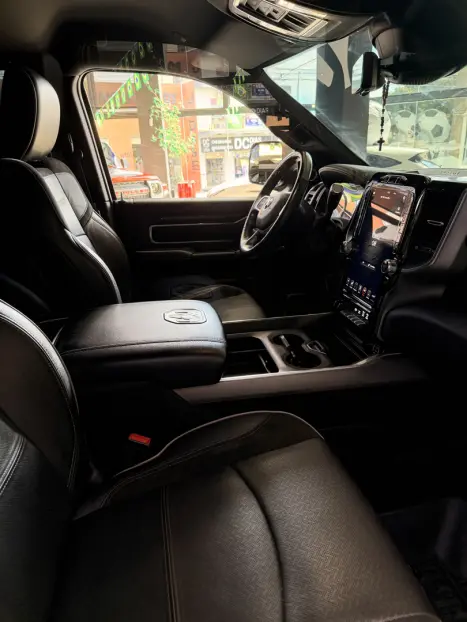 RAM 2500 6.7 I6 24V SLT CABINE DUPLA TURBO DIESEL NIGHT EDITION 4X4 AUTOM�TICO, Foto 9