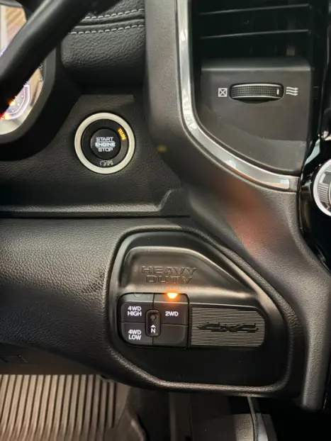 RAM 2500 6.7 I6 24V SLT CABINE DUPLA TURBO DIESEL NIGHT EDITION 4X4 AUTOM�TICO, Foto 12