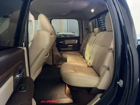 RAM 2500 6.7 I6 24V SLT CABINE DUPLA TURBO DIESEL LARAMIE 4X4 AUTOMÁTICO, Foto 8
