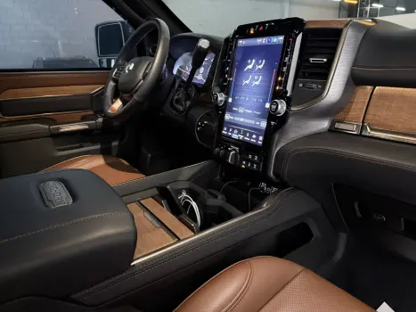 RAM 3500 6.7 I6 LIMITED LONG HORN CABINE DUPLA 4X4 TURBO DIESEL AUTOMÁTICO, Foto 5 RAM 3500 6.7 I6 LIMITED LONG HORN CABINE DUPLA 4X4 TURBO DIESEL AUTOMÁTICO, Foto 5