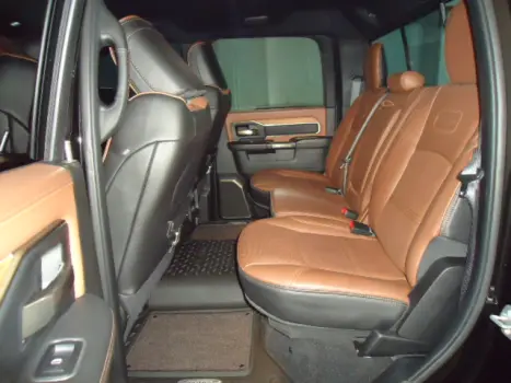 RAM 3500 6.7 I6 LIMITED LONG HORN CABINE DUPLA 4X4 TURBO DIESEL AUTOMTICO, Foto 8