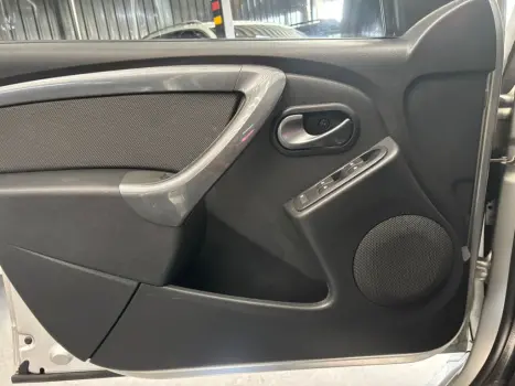 RENAULT Duster 2.0 16V 4P FLEX DYNAMIQUE AUTOMTICO, Foto 12