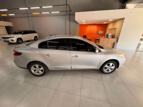 RENAULT Fluence 2.0 16V 4P FLEX DYNAMIQUE AUTOM�TICO, Foto 9