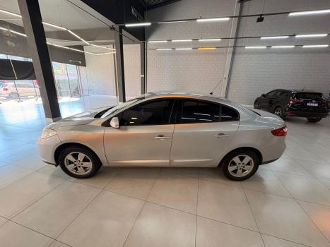 RENAULT Fluence 2.0 16V 4P FLEX DYNAMIQUE AUTOM�TICO, Foto 13