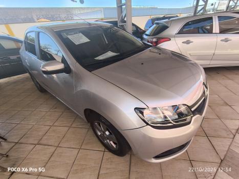 RENAULT Logan 1.0 12V 4P FLEX SCE EXPRESSION, Foto 1 RENAULT Logan 1.0 12V 4P FLEX SCE EXPRESSION, Foto 1