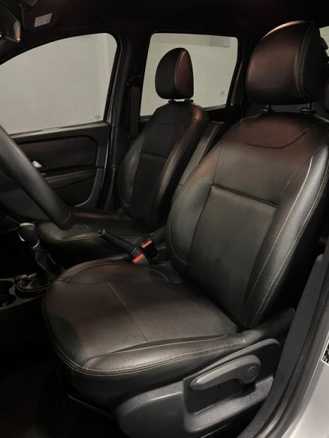 RENAULT Oroch 1.3 16V 4P OUTSIDER TURBO TCe AUTOM�TICO CVT, Foto 16