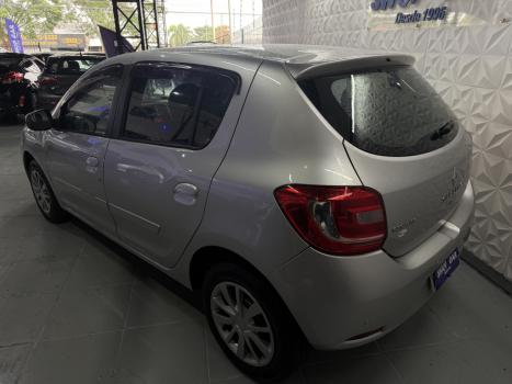 RENAULT Sandero 1.0 16V 4P FLEX AUTHENTIQUE, Foto 4