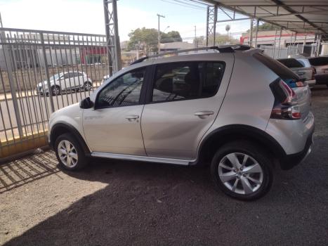 RENAULT Sandero 1.6 16V 4P FLEX SCE STEPWAY, Foto 2 RENAULT Sandero 1.6 16V 4P FLEX SCE STEPWAY, Foto 2