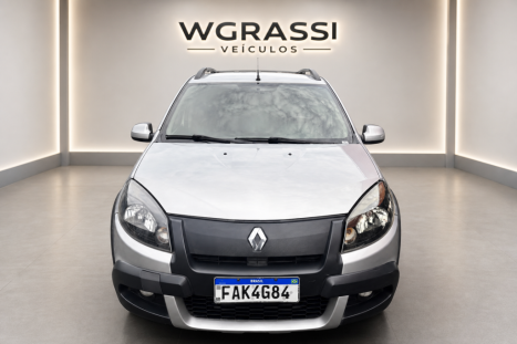 RENAULT Sandero 1.6 16V 4P FLEX STEPWAY AUTOMÁTICO, Foto 2
