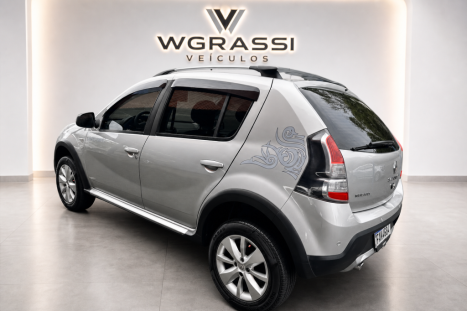 RENAULT Sandero 1.6 16V 4P FLEX STEPWAY AUTOMÁTICO, Foto 7