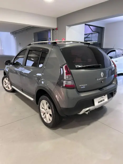 RENAULT Sandero 1.6 16V 4P FLEX STEPWAY AUTOMÁTICO, Foto 6