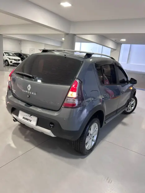 RENAULT Sandero 1.6 16V 4P FLEX STEPWAY AUTOMÁTICO, Foto 8