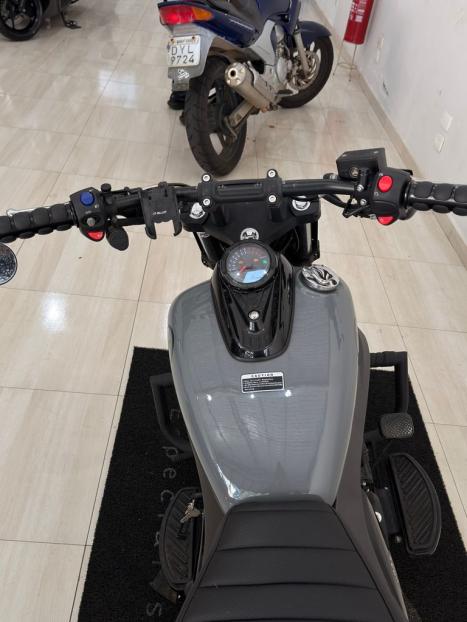 SHINERAY XY 250-4 , Foto 3