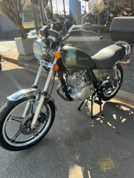 SUZUKI Intruder 125 , Foto 1