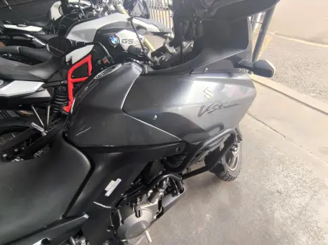 SUZUKI V-Strom DL 1000 A, Foto 4 SUZUKI V-Strom DL 1000 A, Foto 4