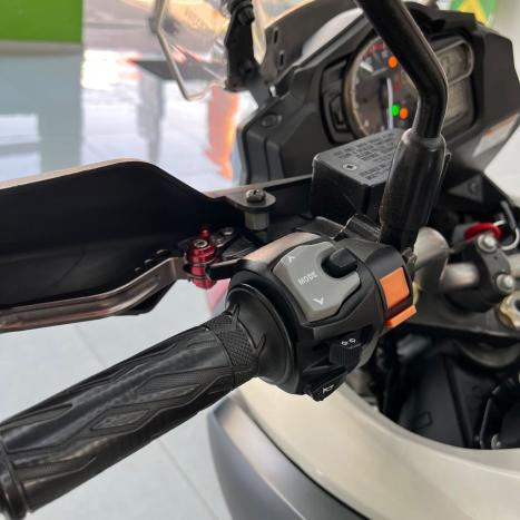 SUZUKI V-Strom DL 1000 A, Foto 4