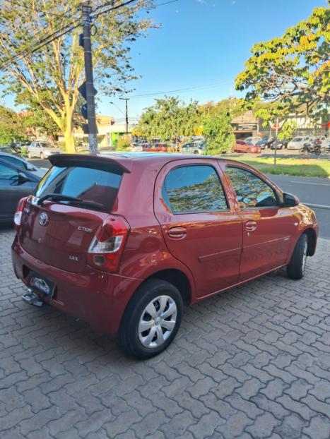 TOYOTA Etios Hatch 1.3 16V 4P FLEX X, Foto 4