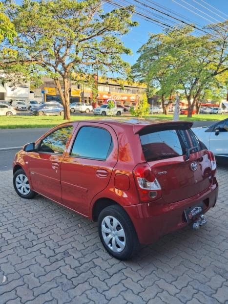 TOYOTA Etios Hatch 1.3 16V 4P FLEX X, Foto 6