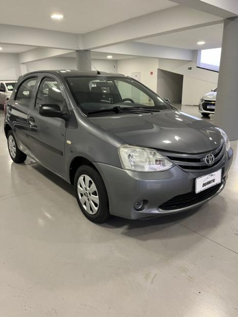 TOYOTA Etios Hatch 1.3 16V 4P FLEX X, Foto 1