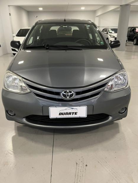 TOYOTA Etios Hatch 1.3 16V 4P FLEX X, Foto 2