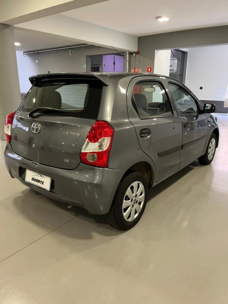 TOYOTA Etios Hatch 1.3 16V 4P FLEX X, Foto 4