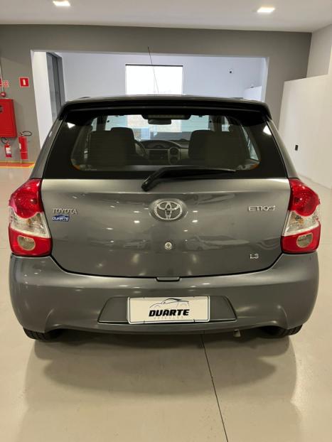 TOYOTA Etios Hatch 1.3 16V 4P FLEX X, Foto 5