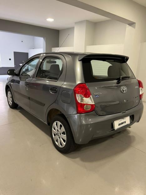 TOYOTA Etios Hatch 1.3 16V 4P FLEX X, Foto 6