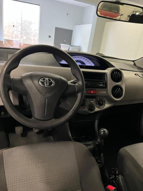 TOYOTA Etios Hatch 1.3 16V 4P FLEX X, Foto 10