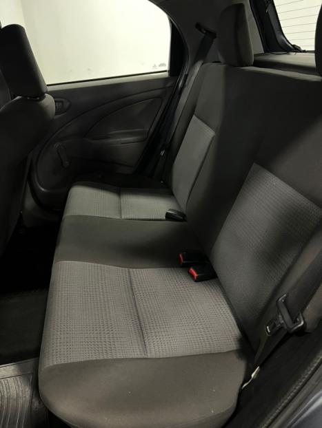 TOYOTA Etios Hatch 1.3 16V 4P FLEX X, Foto 13