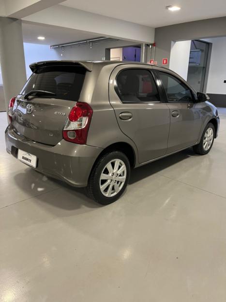 TOYOTA Etios Hatch 1.5 16V 4P FLEX X PLUS AUTOMTICO, Foto 4