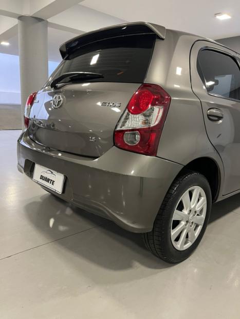 TOYOTA Etios Hatch 1.5 16V 4P FLEX X PLUS AUTOMTICO, Foto 8