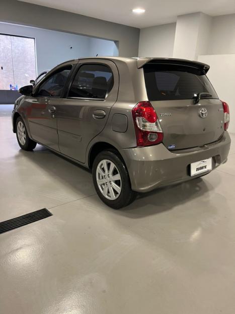 TOYOTA Etios Hatch 1.5 16V 4P FLEX X PLUS AUTOMTICO, Foto 6