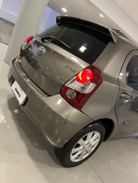 TOYOTA Etios Hatch 1.5 16V 4P FLEX X PLUS AUTOMTICO, Foto 8