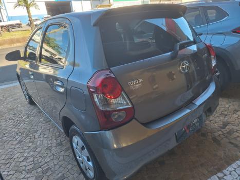 TOYOTA Etios Hatch 1.3 16V 4P FLEX X, Foto 3
