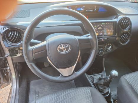 TOYOTA Etios Hatch 1.3 16V 4P FLEX X, Foto 5