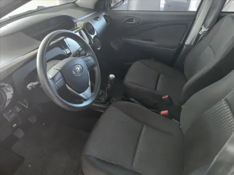 TOYOTA Etios Hatch 1.3 16V 4P FLEX X, Foto 6