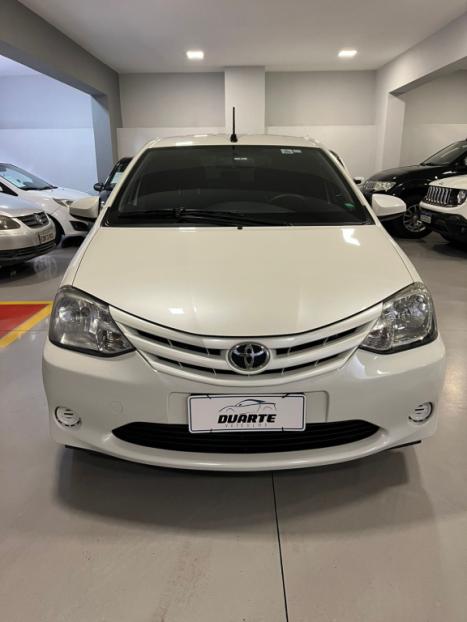 TOYOTA Etios Hatch 1.3 16V 4P FLEX X, Foto 2