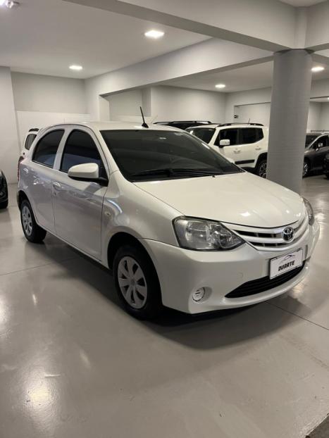 TOYOTA Etios Hatch 1.3 16V 4P FLEX X, Foto 3