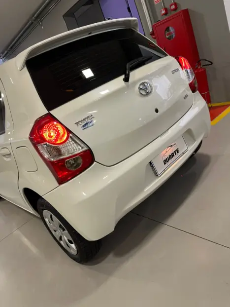 TOYOTA Etios Hatch 1.3 16V 4P FLEX X, Foto 13