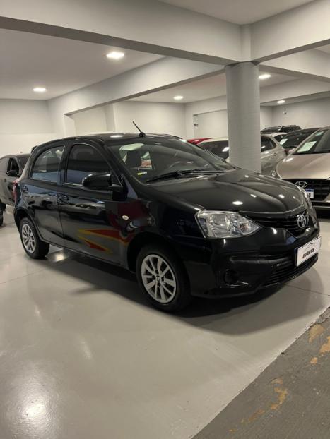 TOYOTA Etios Hatch 1.5 16V 4P FLEX XS AUTOM�TICO, Foto 3
