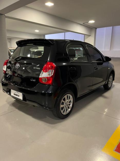 TOYOTA Etios Hatch 1.5 16V 4P FLEX XS AUTOM�TICO, Foto 4