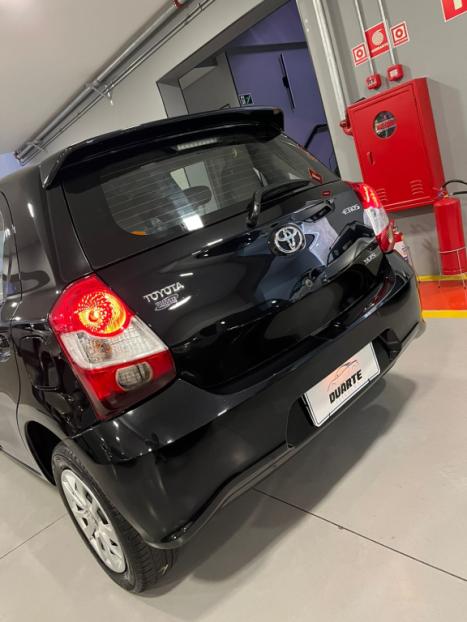 TOYOTA Etios Hatch 1.5 16V 4P FLEX XS AUTOM�TICO, Foto 8