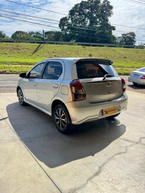 TOYOTA Etios Hatch 1.5 16V 4P FLEX PLATINUM AUTOM�TICO, Foto 4