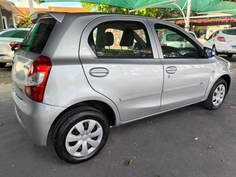 TOYOTA Etios Hatch 1.3 16V 4P FLEX X, Foto 3