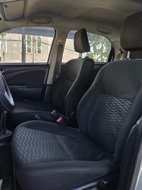 TOYOTA Etios Hatch 1.3 16V 4P FLEX X, Foto 5