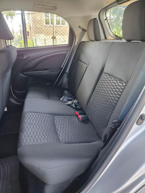 TOYOTA Etios Hatch 1.3 16V 4P FLEX X, Foto 7