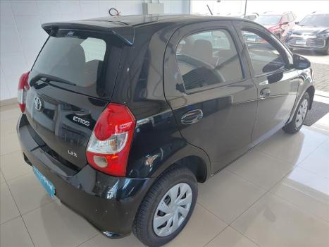 TOYOTA Etios Hatch 1.3 16V 4P FLEX X, Foto 4