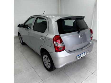 TOYOTA Etios Hatch 1.3 16V 4P FLEX X, Foto 6